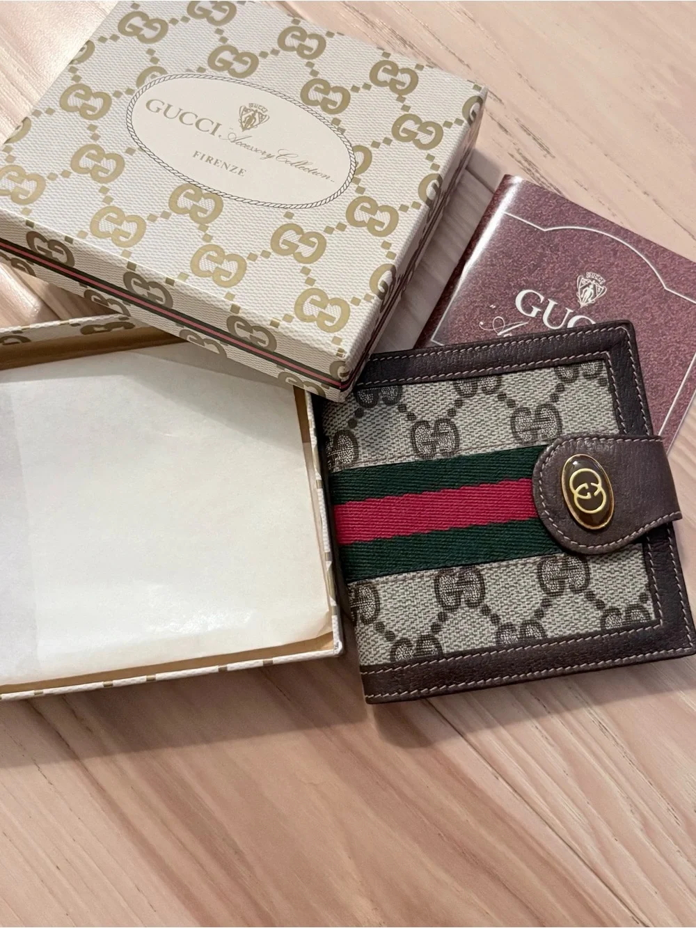 Vintage Gucci wallet